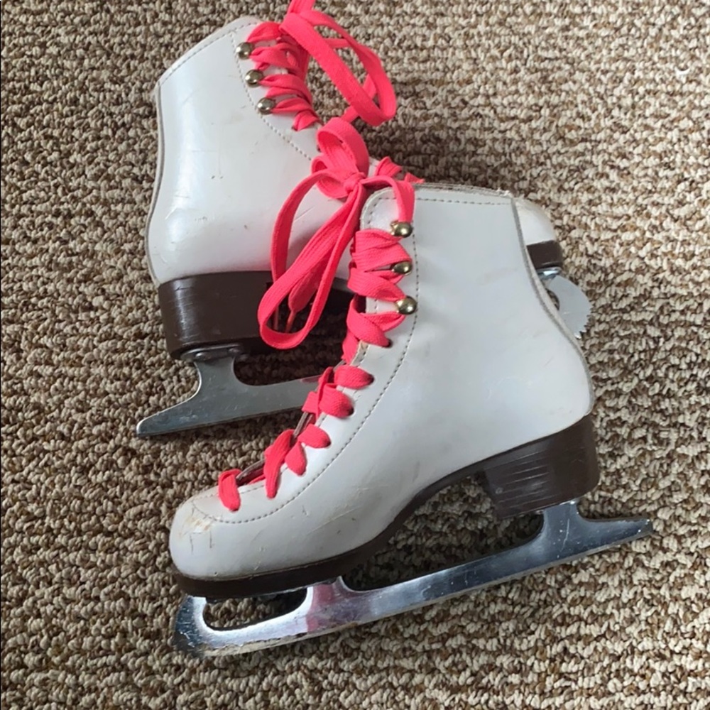 Kids ice skates size 13K